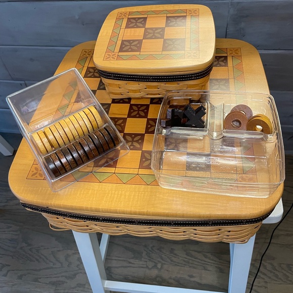 Longaberger Large checkerboard basket & Small tic tac toe basket w/ game pieces - Picture 4 of 16